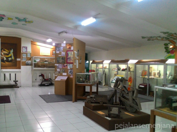 Suasana Museum Kolong Tangga